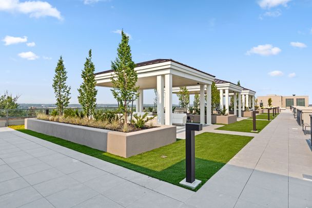 For Lease - 2075 King Road Unit# 544, King, Ontario - Photo 1