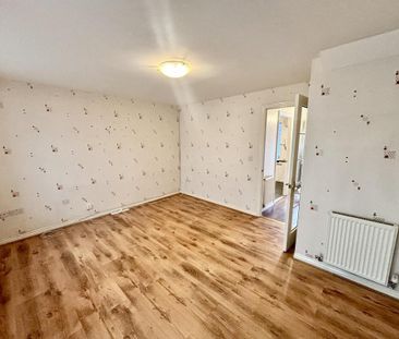 2 bedroom semi-detached house to rent - Photo 2