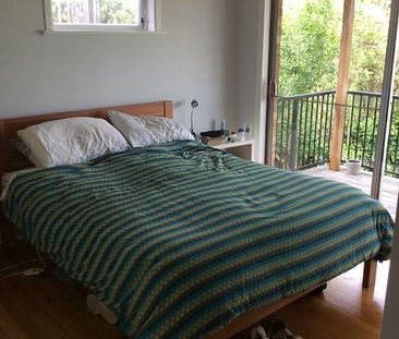 Magical Melton - big bathroom & massive yard - Photo 4