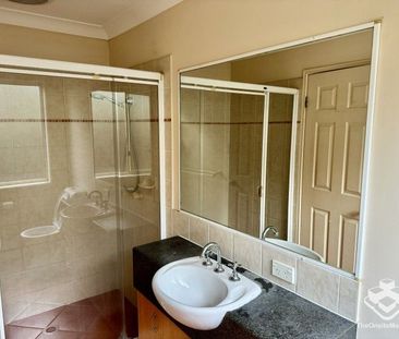 ROBINA HOME FOR RENT - Photo 4