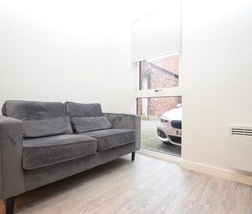 Studio to rent - Photo 2
