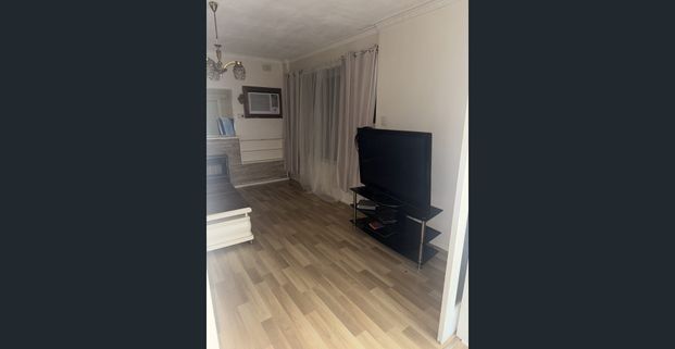 Charming 4 bedroom Family Home - Photo 1