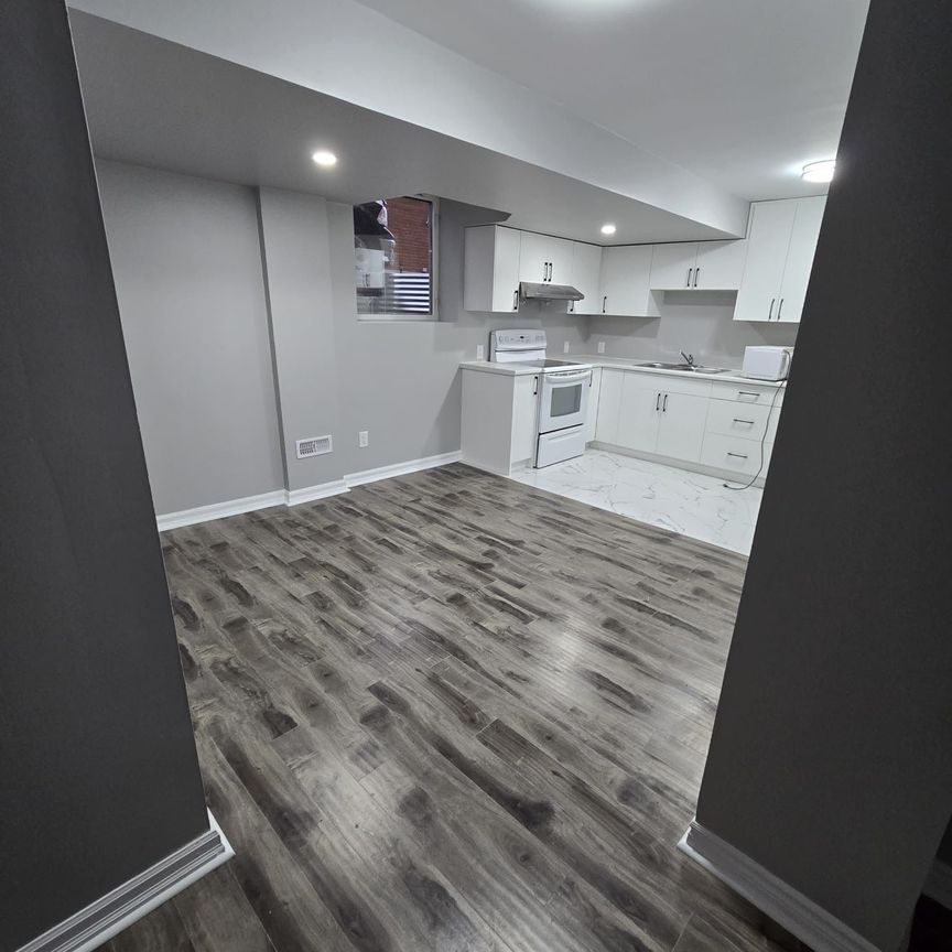 For Lease - 83 Irving Place Unit# Bsmt Room, London East, Ontario - Photo 1