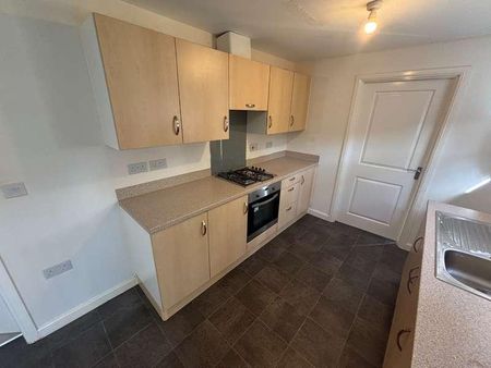 Californian Parade, Street, BA16 - Photo 3