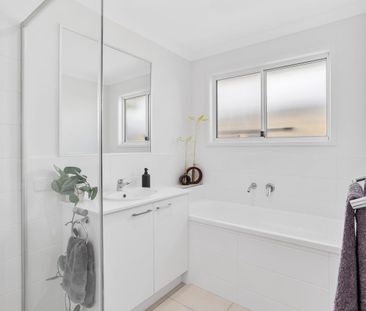 Newly Built Home with Ducted Air Conditioning - Photo 1