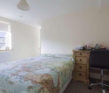 4 bedroom semi-detached house to rent - Photo 4