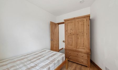 Amazing 4 bed property close to University of Sheffield - Photo 3