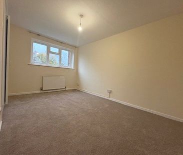 3 bedroom terraced to rent - Photo 6