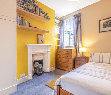 3 bedroom flat to rent - Photo 6