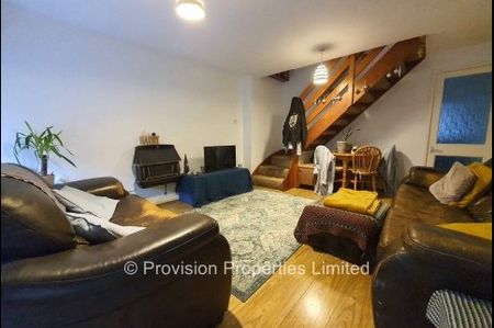 2 Bedroom Student Houses in Leeds - Photo 2