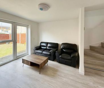 2 bedroom end of terrace house to rent - Photo 3