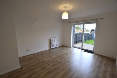 2 bedroom terraced house to rent - Photo 2