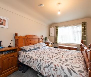 25 Antrim Road, Ballynahinch, BT24 8AN - Photo 3