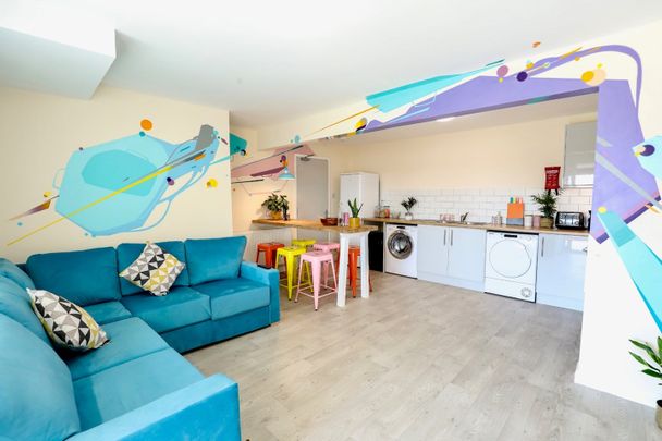 6 Bed Semi-Detached House, Brentwood Crescent, BN1 - Photo 1