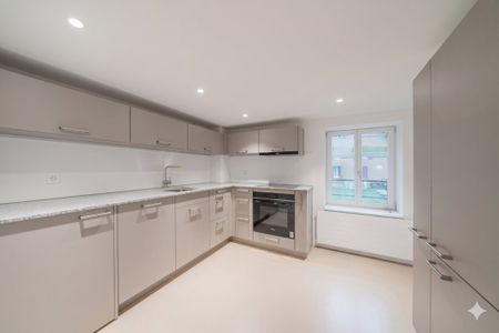 MODERN SANIERTE WOHNUNG MIT HISTORISCHEM CHARME IN UNTERÄGERI - Foto 2
