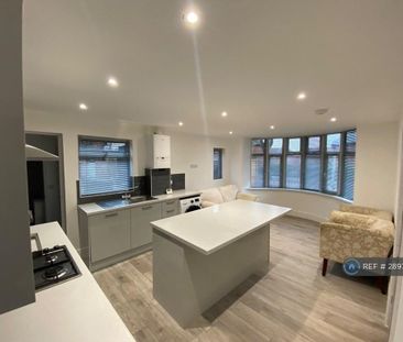 1 bedroom in a house share to rent - Photo 3
