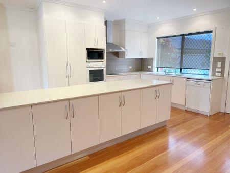 Modern 3-Bedroom Home in Central Ballina - Photo 4