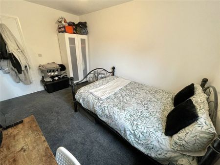 Wimborne Road, Poole, Dorset, BH15 - Photo 4