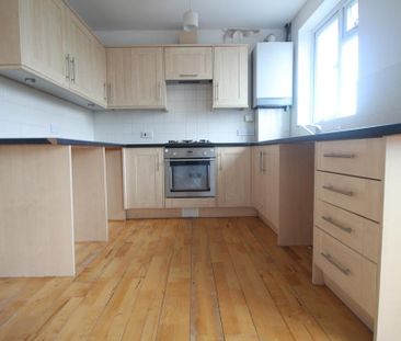 2 bedroom maisonette to rent - Photo 3
