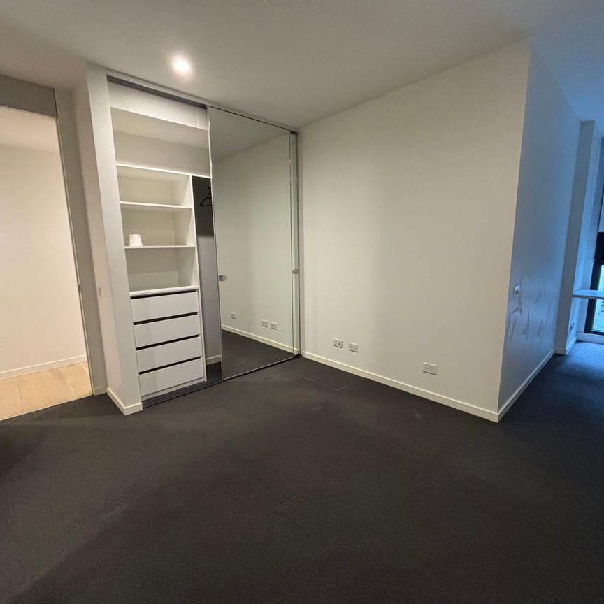 Stylish Living in Doncaster Apartment - Photo 1