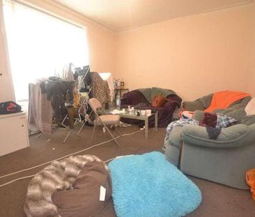 Donnington Gardens, Reading, RG1 - Photo 2