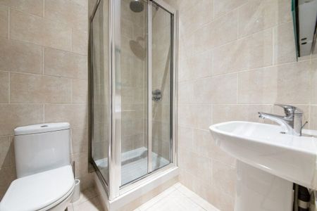 2 Bedroom Flat To Let - Photo 5