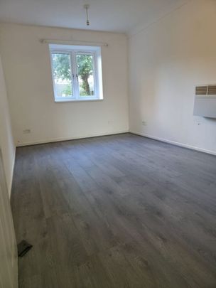 1 Bed Flat, Ashdown Court, IG11 - Photo 1