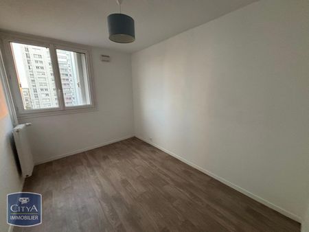 Location Appartement 4 pièces 82m² ST PIERRE DES CORPS 37700 - Photo 3