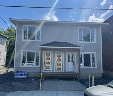 3 1/2 Bâtiment Neuf | 161-102 Notre-dame - Photo 1
