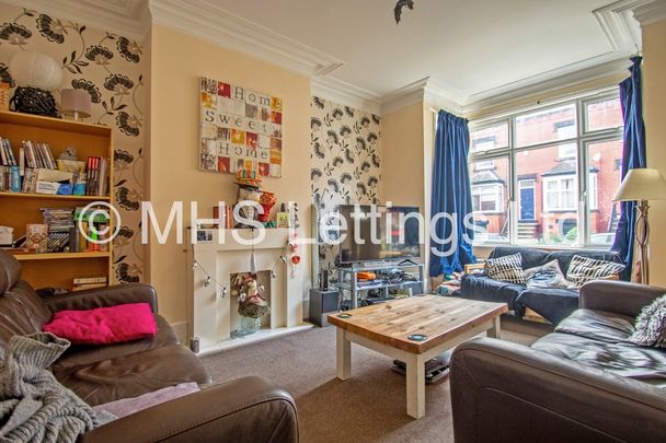 5 Bedroom Mid Terraced House for rent in Beechwood View - Photo 1