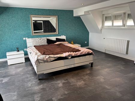 Location Appartement 4 pièces 125m² - Photo 3