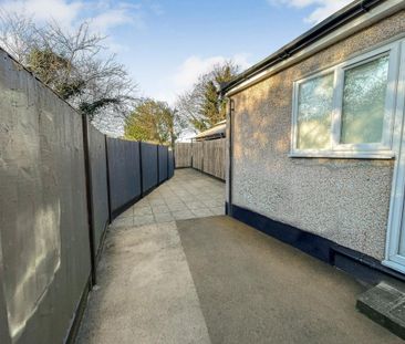 2 bedroom end of terrace house to rent - Photo 2