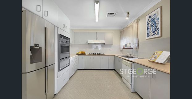 Bright, Front & Exceptionally Convenient - Photo 1