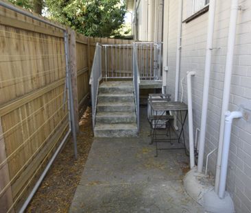 Tidy one bedroom! - Photo 2