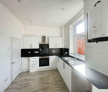 2 bedroom terraced house to rent - Photo 4