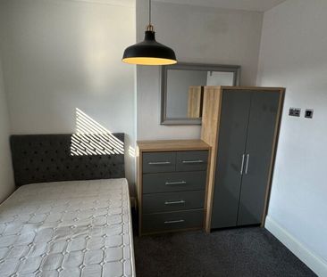 Room 3, St. Lukes Road, Leeds, LS11 8LA - Photo 1