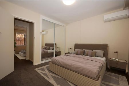 Central & Spacious! - Photo 2