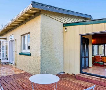 Charming Character Bungalow in Prime Mt Albert - Photo 2