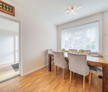 3 bedroom link detached house to rent - Photo 4