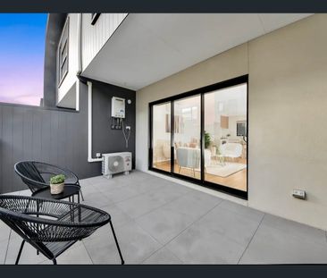 Modern Townhouse Living in Wantirna - Photo 5