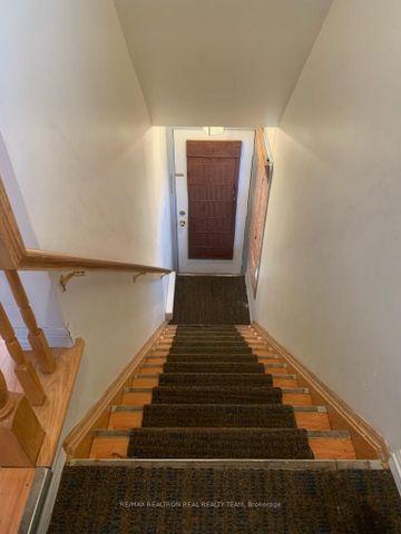 Townhouse For Lease | E7342844 - Photo 5