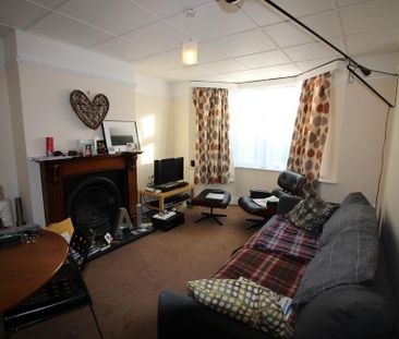 2 bedroom maisonette to rent - Photo 2