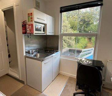 Studio to rent - Photo 2