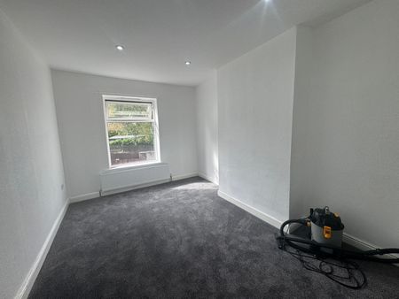 Vivian Place, Bradford - Photo 2