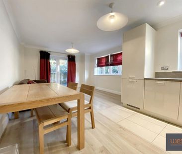 The Court, Harberton Heights, Oxford - Photo 1