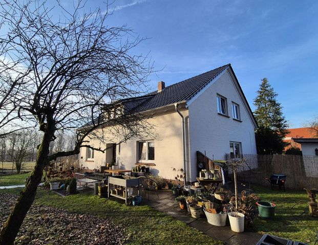 Moderne Erdgeschosswohnung in idyllischer Waldrandlage - Ruhe und Komfort vereint! - Foto 1