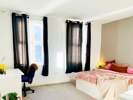 Hannan Road Room 5 - Photo 3