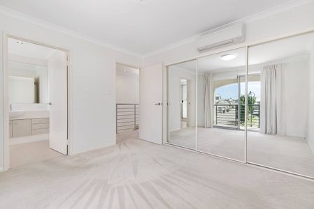 Modern Townhouse Living in Clarkson - Photo 3