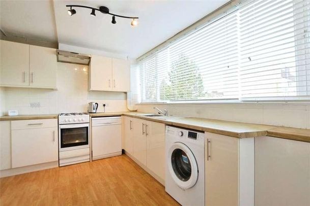 Park Place, Hillview Road, Woking, Surrey, GU22 - Photo 1