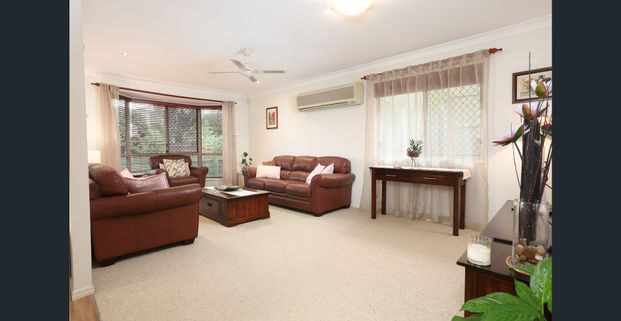Spacious 5 Bedroom Home in Exclusive Runcorn Pocket - Photo 1